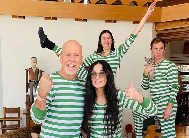 Злосчастная игла и возвращение к истокам: дочь Брюса Уиллиса объяснила, почему он проводит карантин с экс-супругой Деми Мур, а не с женой