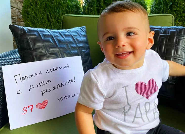 Тимати отмечает 37-летие: поздравления от сына, дочки и любимой девушки