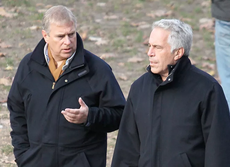 Берегись, принц Эндрю: у экс-девушки Джеффри Эпштейна есть тайный архив секс-видео со знаменитыми клиентами опального финансиста