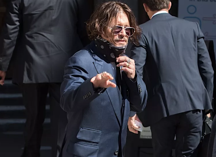 Начало конца: Эмбер Херд и Джонни Депп посетили первое заседание суда по делу о клевете