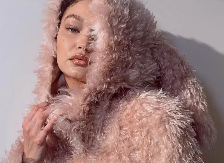 Джиджи Хадид, Ирина Шейк, Наталья Водянова и другие на онлайн-показе Burberry