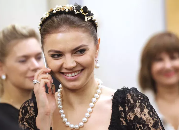 Алина Кабаева впервые за три года появилась на публике и раскритиковала судейство на Олимпиаде в Токио