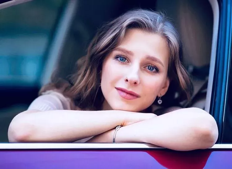 Лиза Арзамасова опубликовала первое фото после родов: Мы еще в клинике