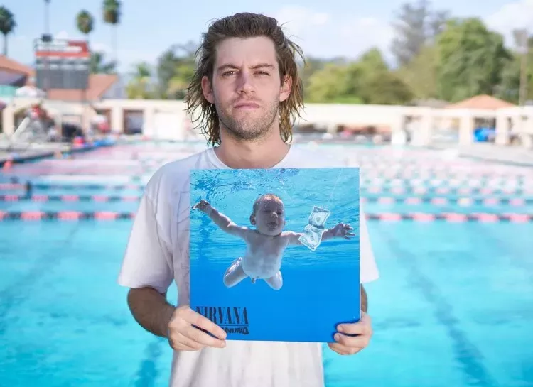 Мальчик с обложки альбома Nevermind подает в суд на группу Nirvana: Неприятно, что меня видели голым