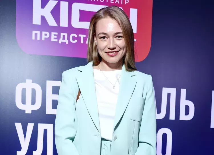 Оксана Акиньшина, Варвара Шмыкова с Даниилом Радловым и другие гости открытия кинофестиваля в Москве