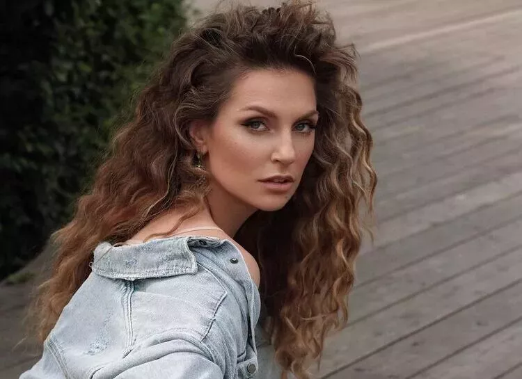 Александра Савельева поздравила сына с днем рождения и опубликовала его редкие фото