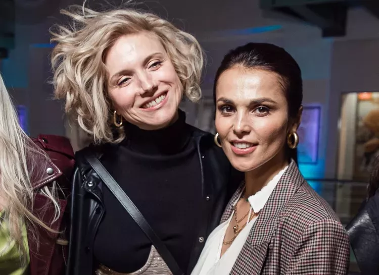 Сати Казанова, Юлия Савичева и другие на открытии благотворительного фотопроекта