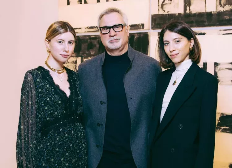 Валерий Меладзе с дочерьми, Тимати, Егор Крид и другие на открытии выставки в Москве