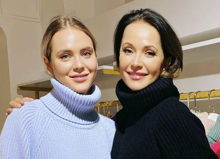 Александра Стриженова и Ольга Кабо с дочками, Анна Чурина, Елена Кулецкая и другие на открытии шоурума DEMURYA в Москве