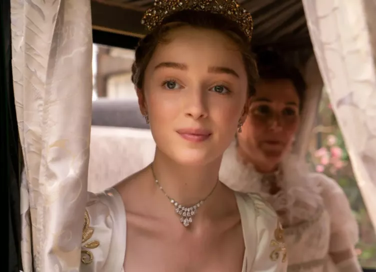 Звезда Бриджертонов Фиби Дайневор покинет сериал на третьем сезоне