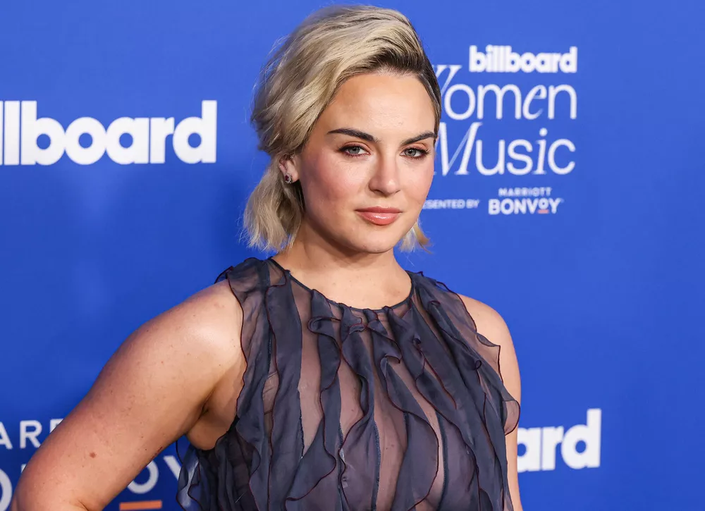 “Обругал прямо на улице”: Джоджо о реакции бывшего на ее мемуары