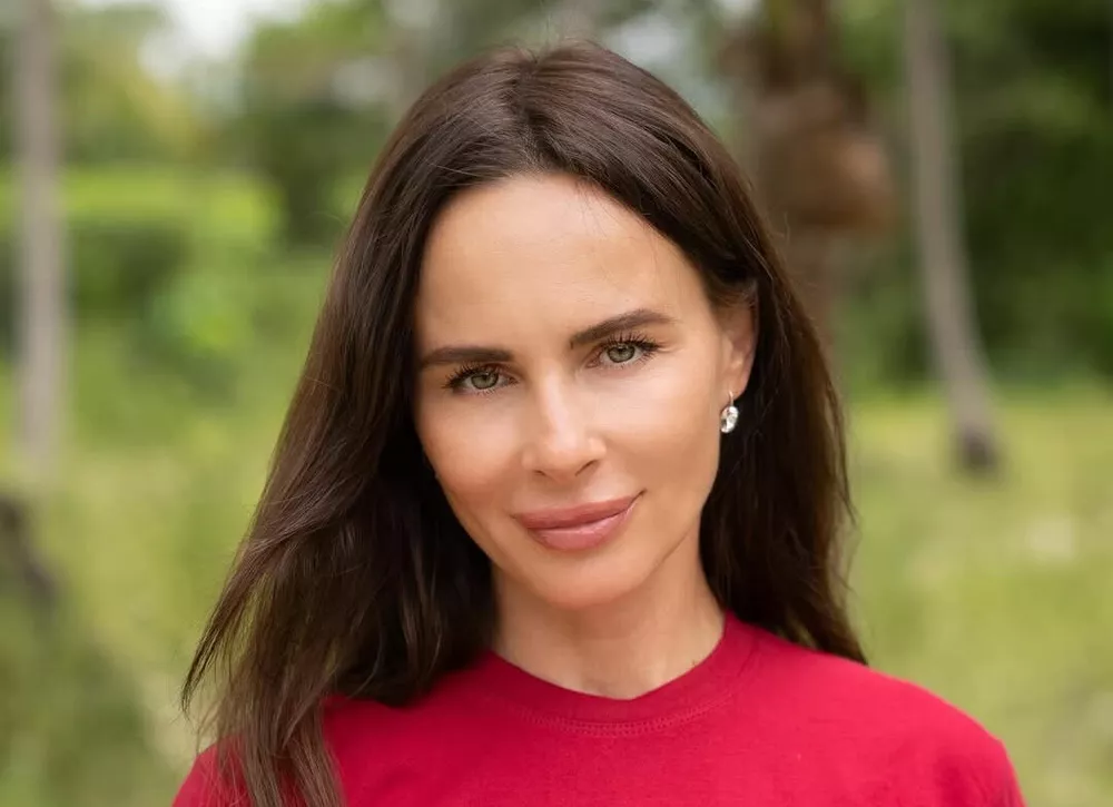 Саша Зверева продемонстрировала фигуру в белье накануне 44-летия 