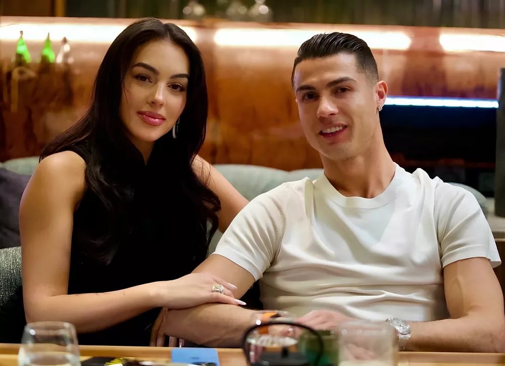 Роналду преподнес невесте подарок мечты стоимостью 3,5 млн рублей