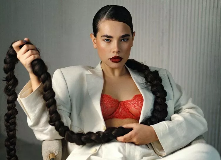 Не буду лукавить, что мне это далось легко: Ася Резник о съемках эротических сцен и работе с Александром Петровым