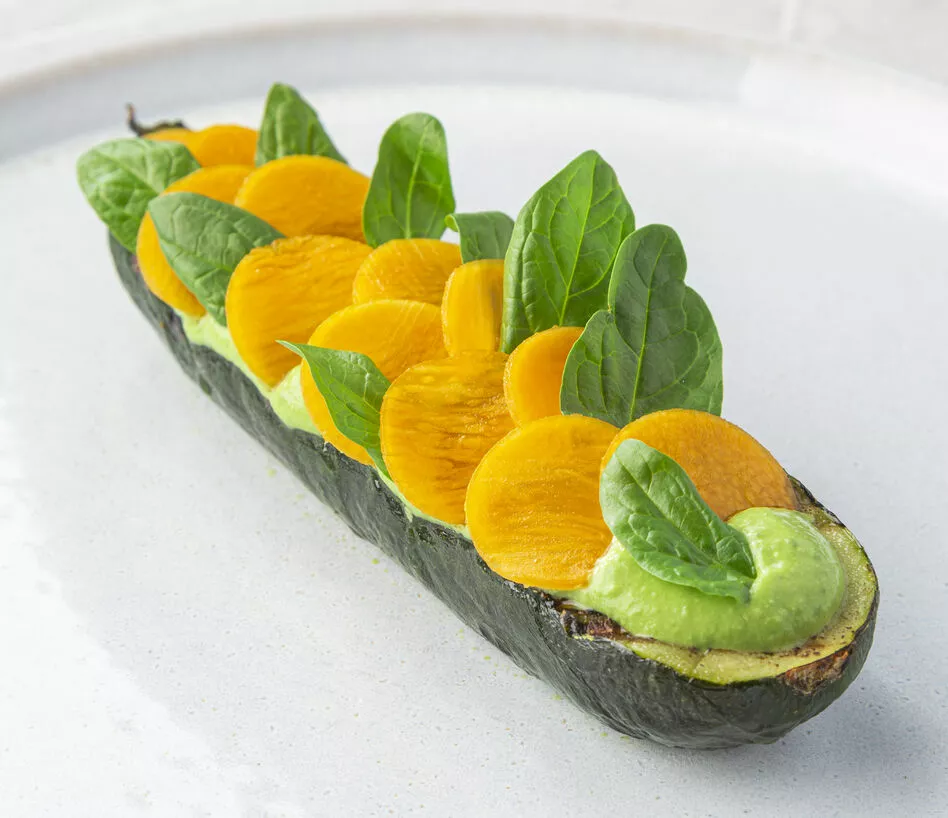 Запеченный кабачок с маринованной тыквой и кремом из копченого тофу