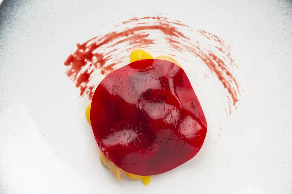 Банан со свеклой и карамелью