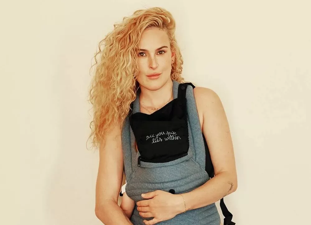  Румер Уиллис обнародовала трогательный снимок со своей дочкой