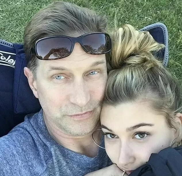 Хейли Бибер с отцом Стивеном Болдуином