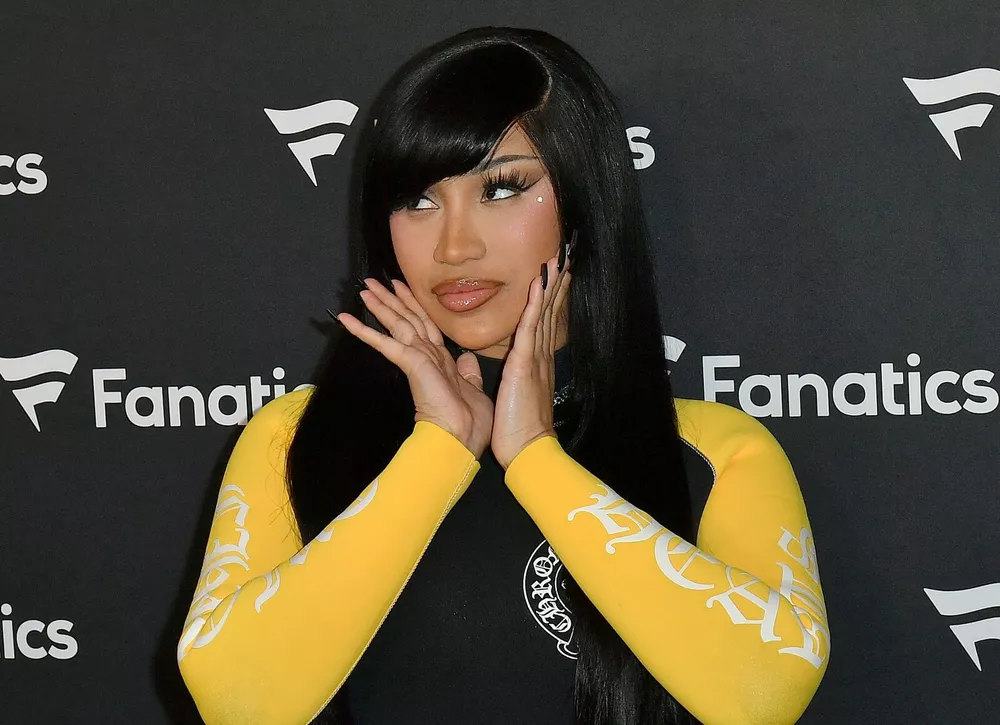 Карди Би грозится засудить популярный таблоид о знаменитостях 