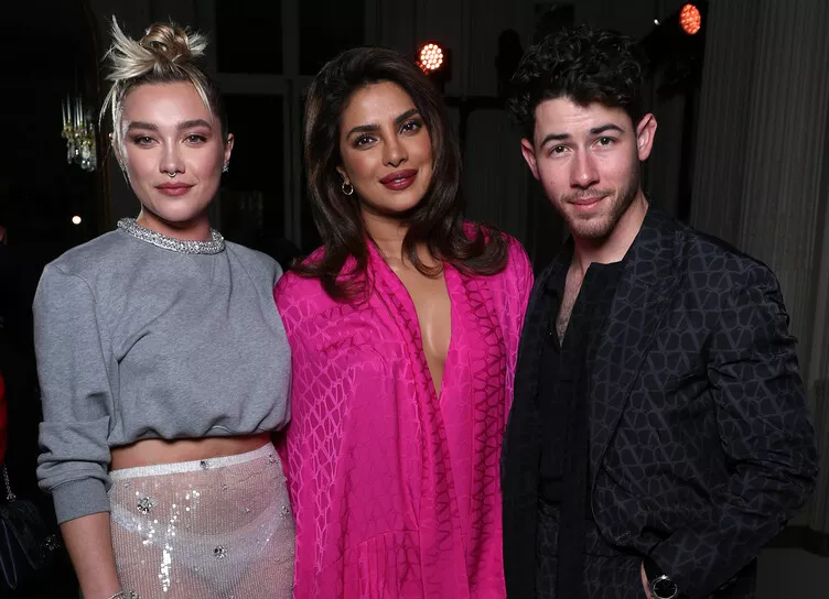 Показ Valentino в Париже: Флоренс Пью, Приянка Чопра и Ник Джонас среди гостей