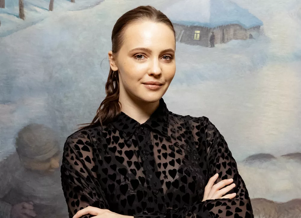 Алена Долецкая, Юлия Хлынина, Мария Миногарова и другие звезды посетили открытие выставки Льва Повзнера