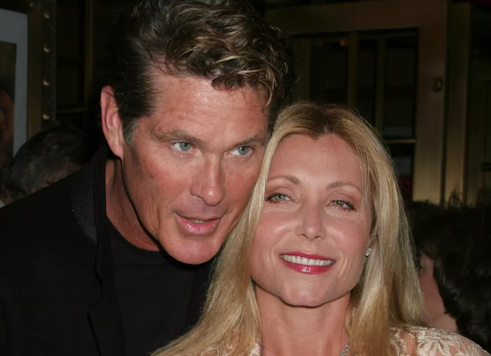 Ушла из жизни бывшая жена звезды “Спасателей Малибу” Дэвида Хассельхоффа