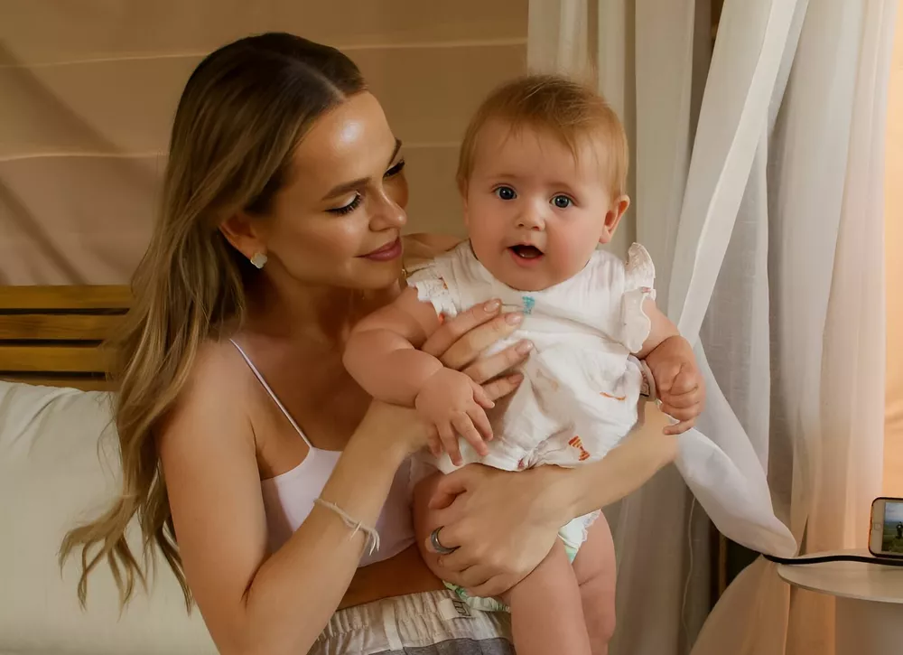 Анна Хилькевич без стеснения показала послеродовые растяжки