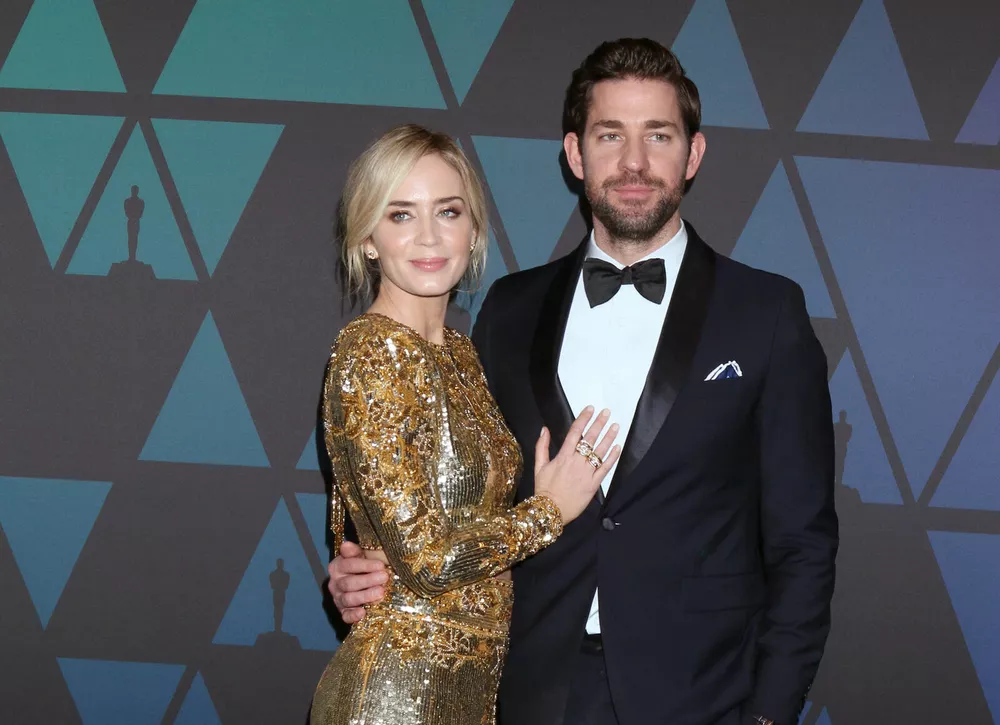 Эмили Блант и Джон Красински отправились на Бродвей вместо Оскара 