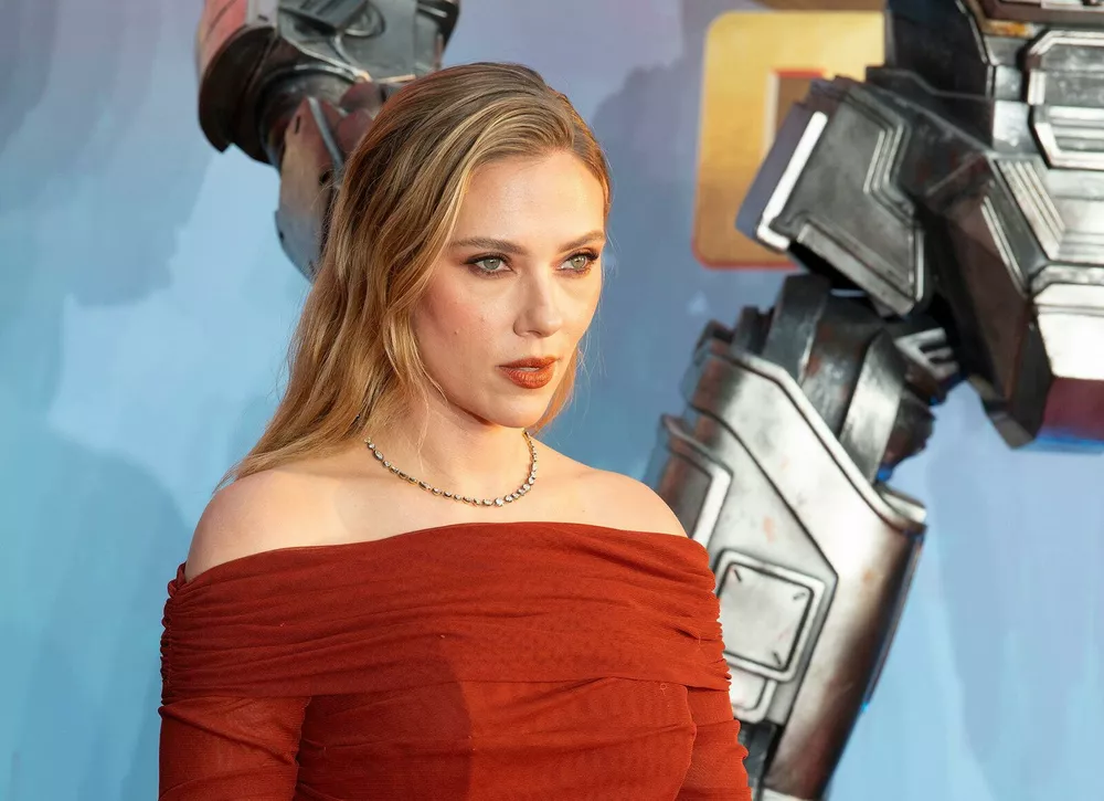 В сети появилось выпускное фото Скарлетт Йоханссон