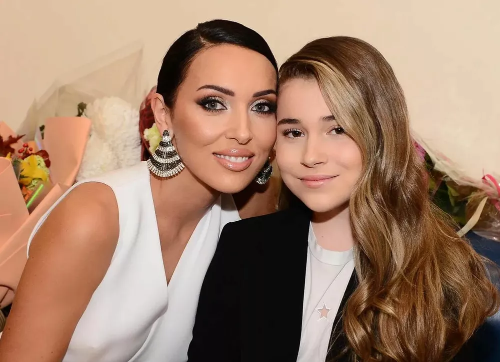 Алсу трогательно поздравила дочь Микеллу с 16-летием