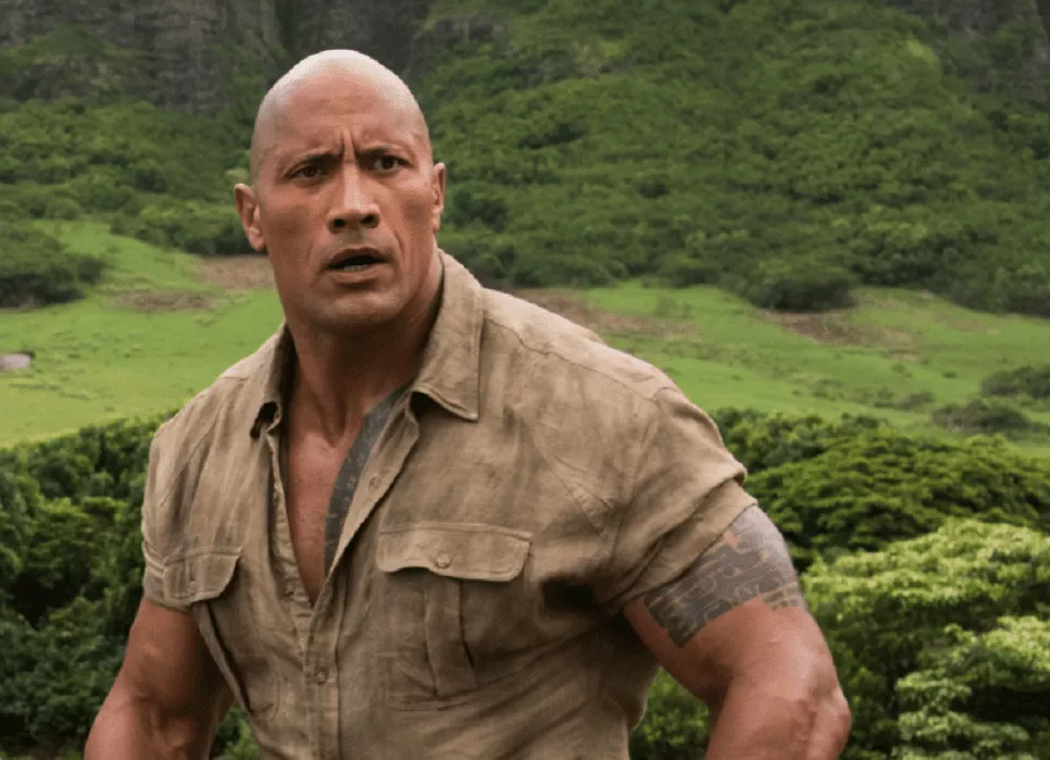 Дуэйн Джонсон навестил солдат в военном госпитале