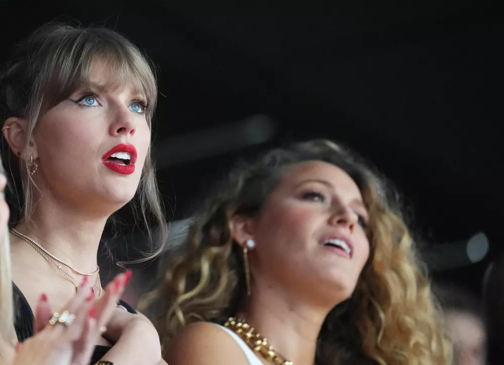 Блейк Лайвли впервые связалась с Тейлор Свифт после скандала с Джастином Бальдони