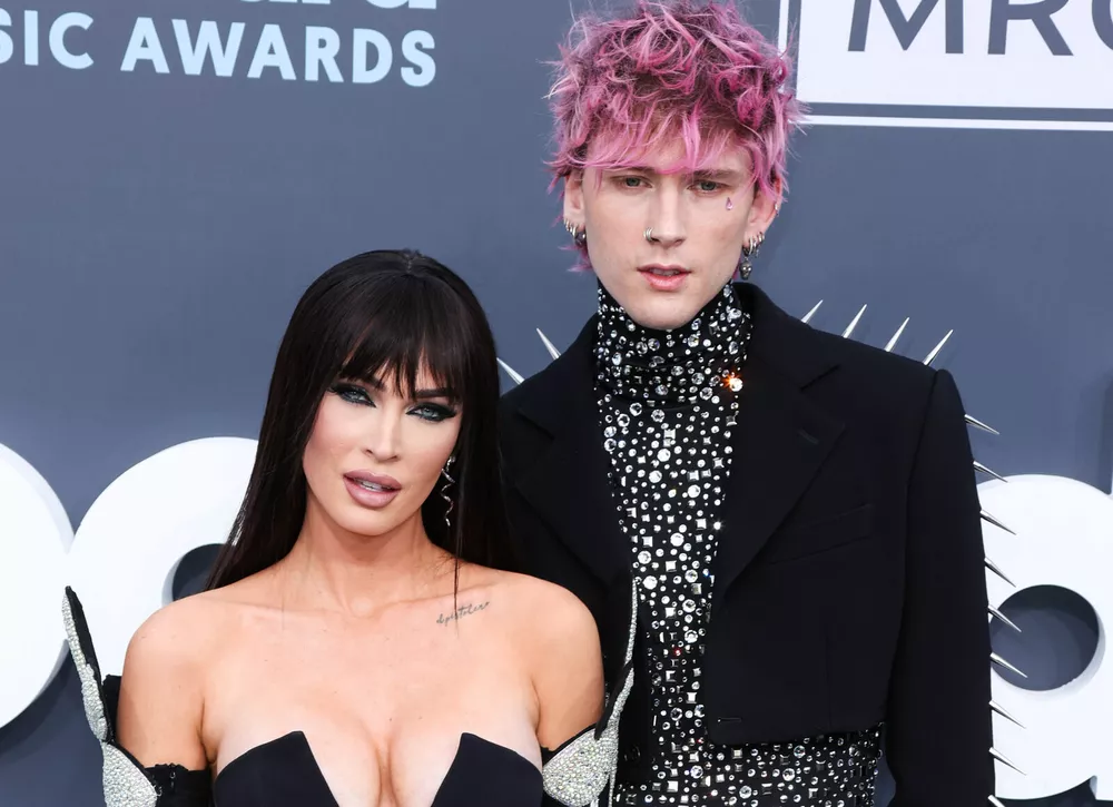 Инсайдеры: Меган Фокс пересмотрела свои отношения с Machine Gun Kelly после родов