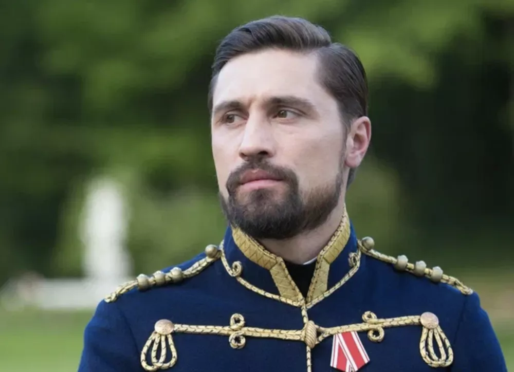 Музыка нас связала: 6 проектов, в которых снимались российские певцы