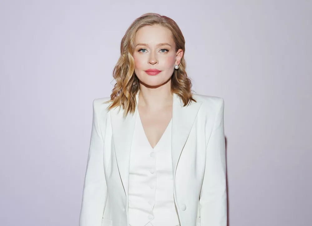 Вечер с Юлией Пересильд, экологичная презентация с Аленой Ахмадуллиной: дайджест beauty-новостей