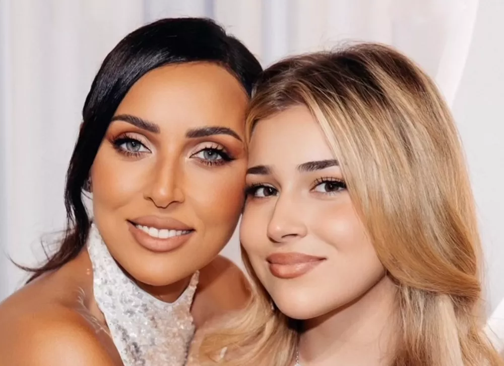 Алсу трогательно поздравила младшую дочь с 18-летием