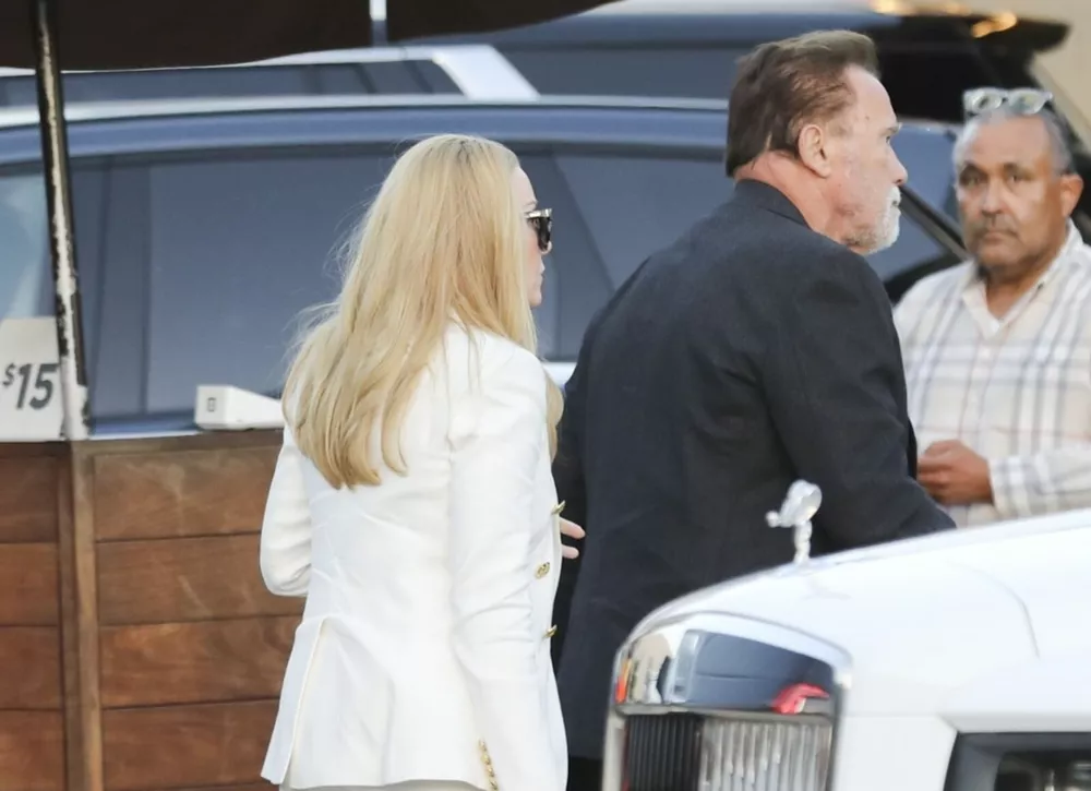 Арнольд Шварценеггер впервые за долгое время вышел в свет с избранницей