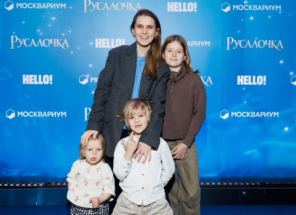 Дарья Мельникова впервые вывела на ковровую дорожку младшую дочь