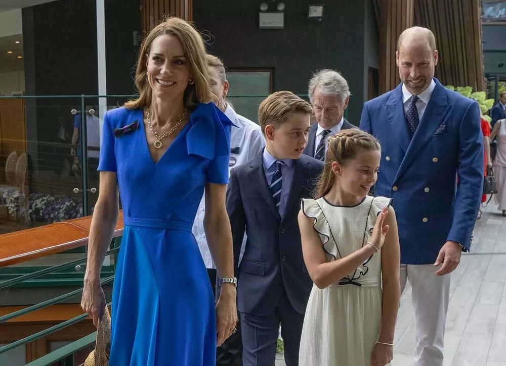 Какую необычную деталь у принцессы Шарлотты поклонники заметили на новом портрете