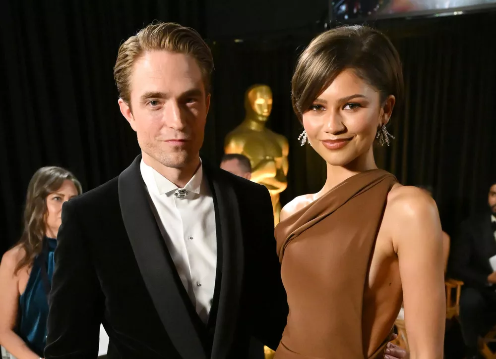  Роберт Паттинсон любит, когда девушка платит за него на свидании