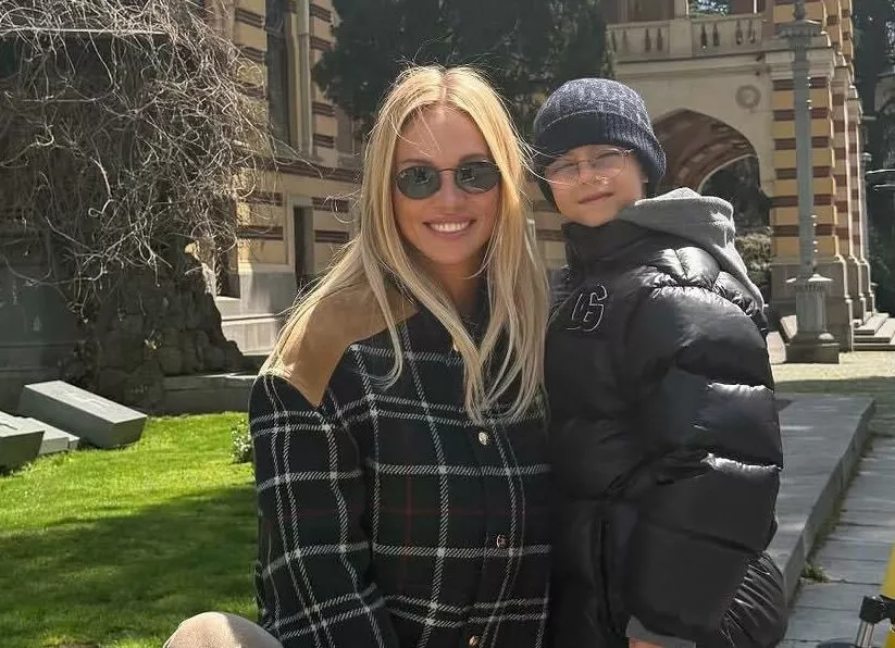 Виктория Лопырева отдыхает с сыном в Грузии