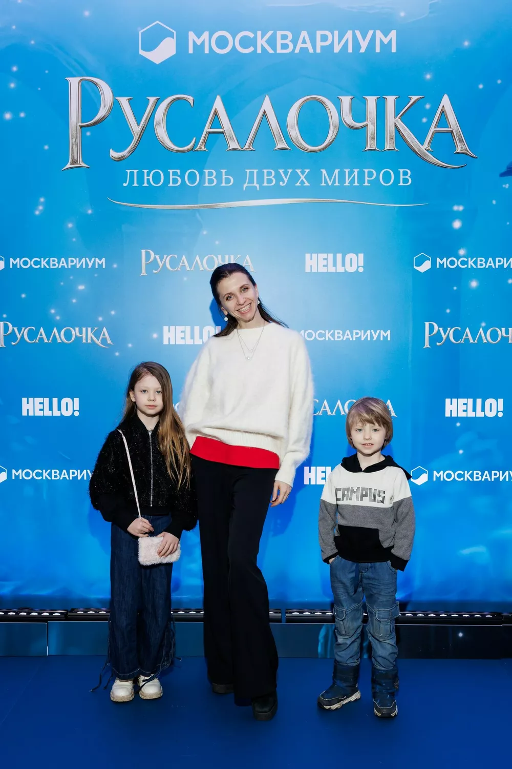 Анна Тихомирова с детьми Даниэлем и Арианной Овчаренко