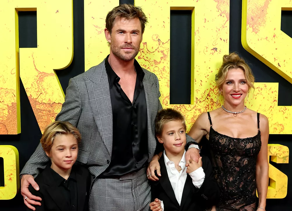 Крис Хемсворт и Эльза Патаки впервые за долгое время появились на публике всей семьей 