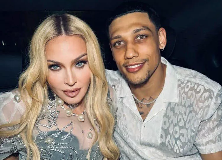 Мадонна рассталась с молодым бойфрендом спустя год отношений