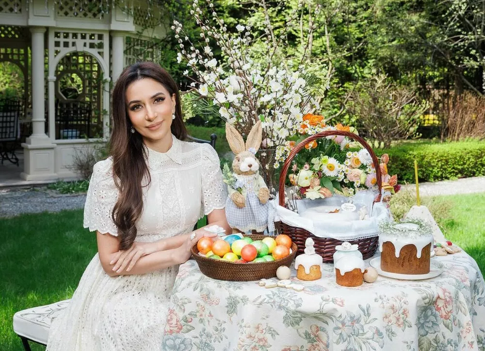 Праздничная церковная служба и домашние куличи: как знаменитости отметили Пасху