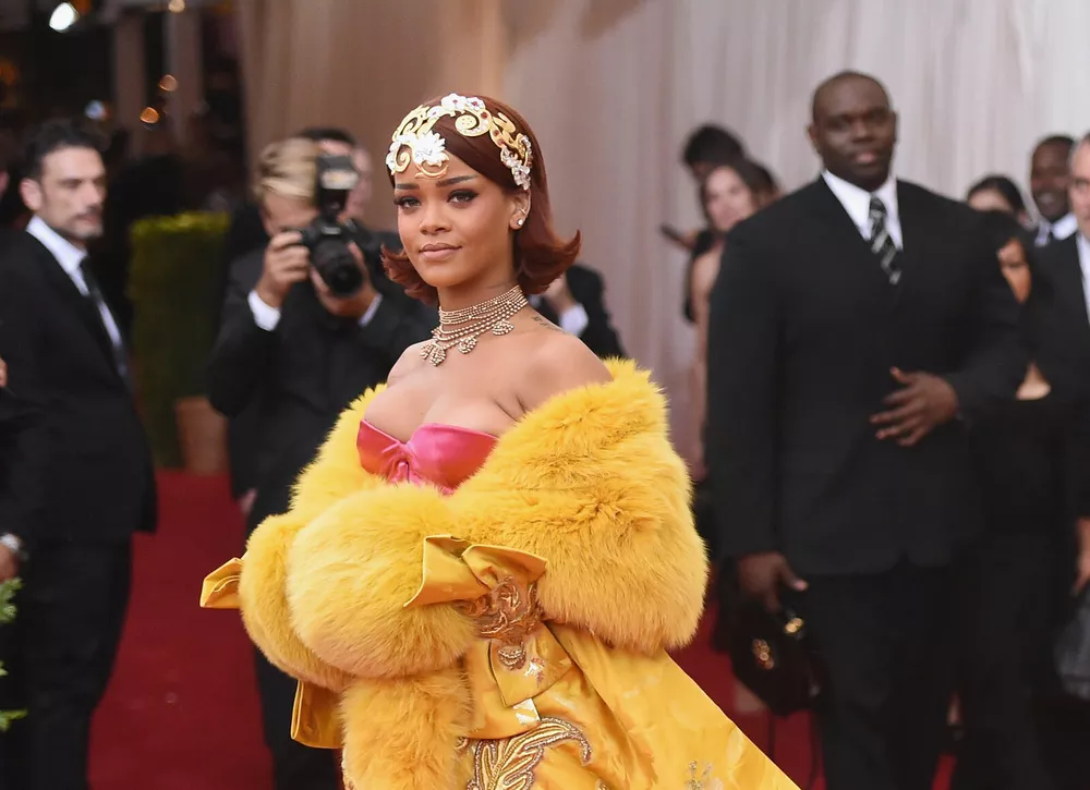 Усердно готовившаяся к Met Gala Рианна вынужденно осталась дома из-за гриппа