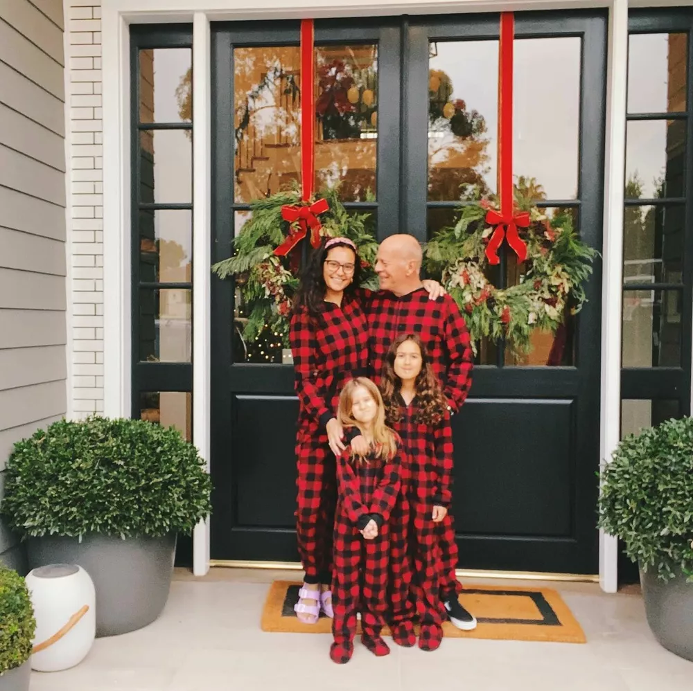 Брюс Уиллис с семьей