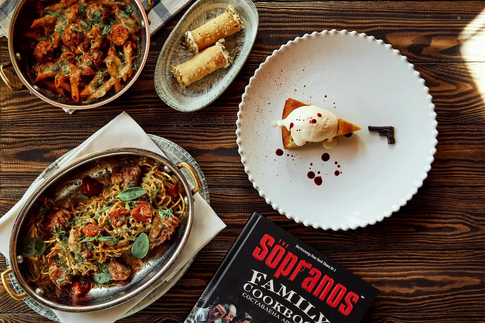 Сет к сериалу “Клан Сопрано” в ресторане Lumicino