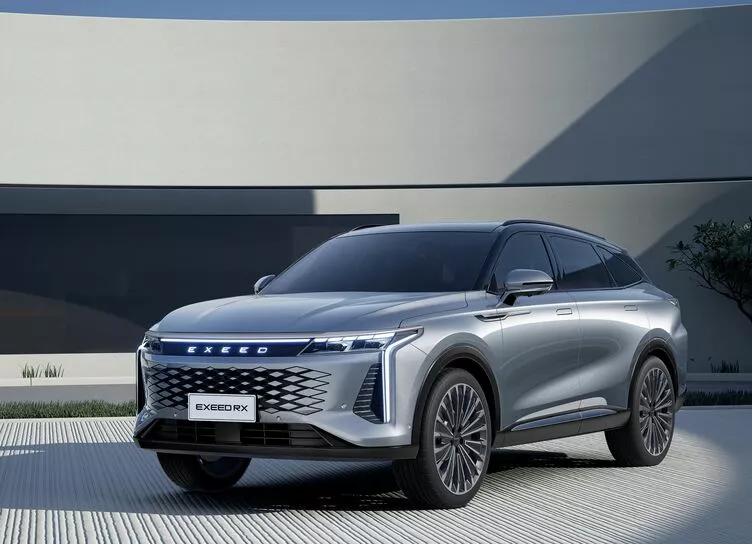 Триумф искусства и технологий: EXEED представляет новый фастбэк в России 