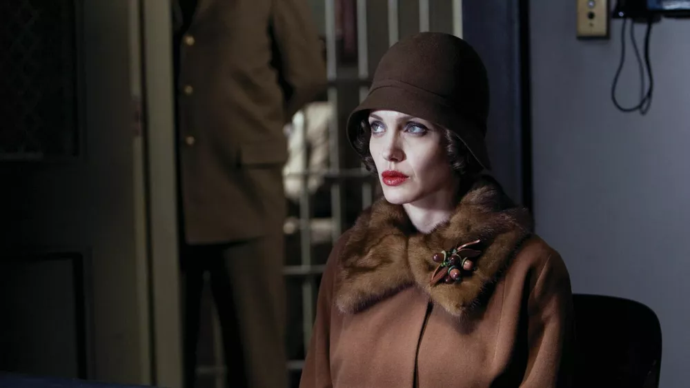 Анджелина Джоли